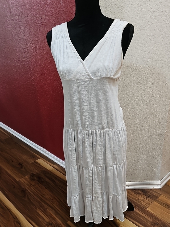 Chesley Dresses & Skirts - Chesley White Sleeveless V-Neck Tiered  Dress Size XL (Make A Reasonable Offer)